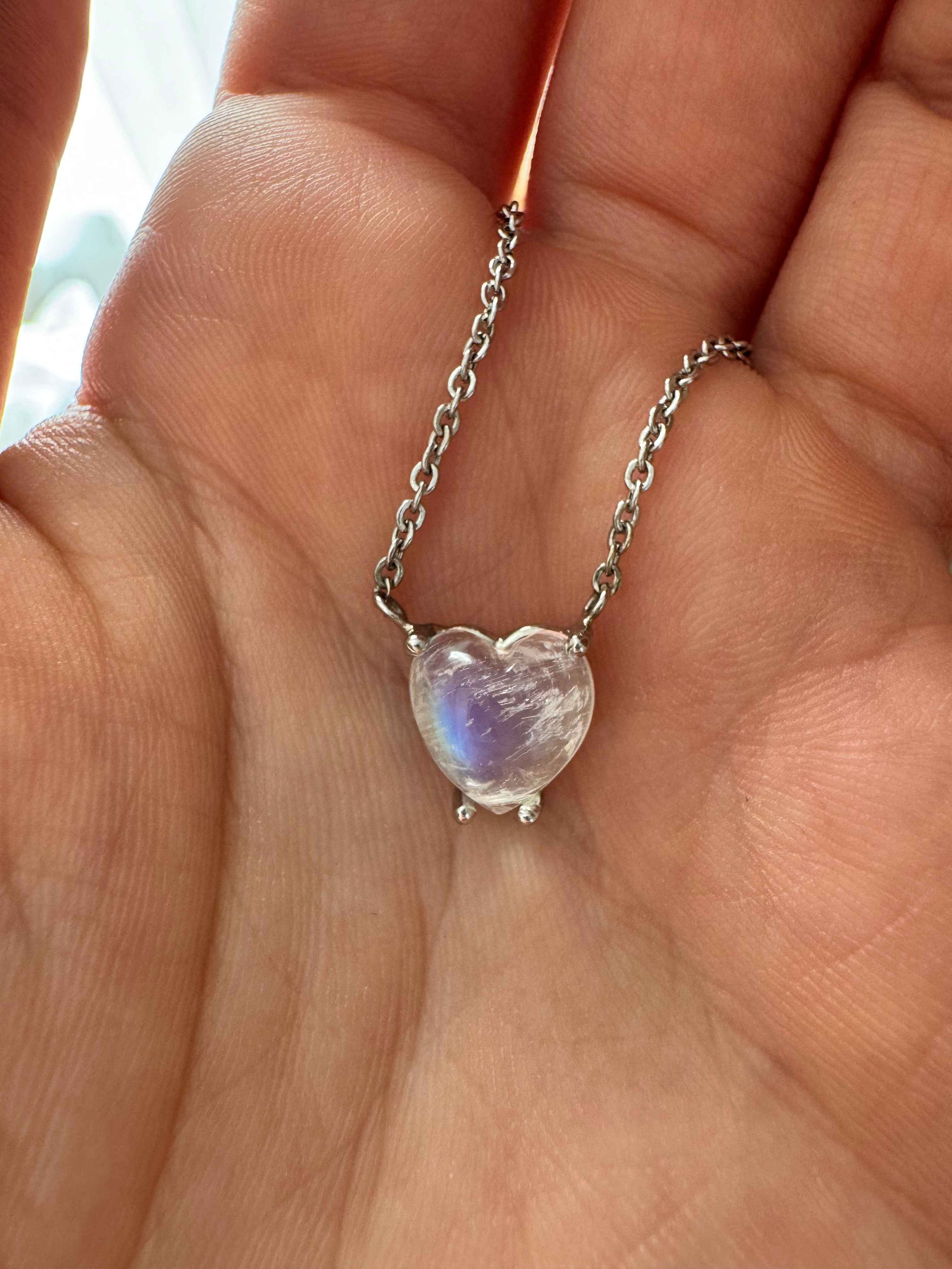 Dainty Solitaire Cabochon Heart Moonstone Necklace