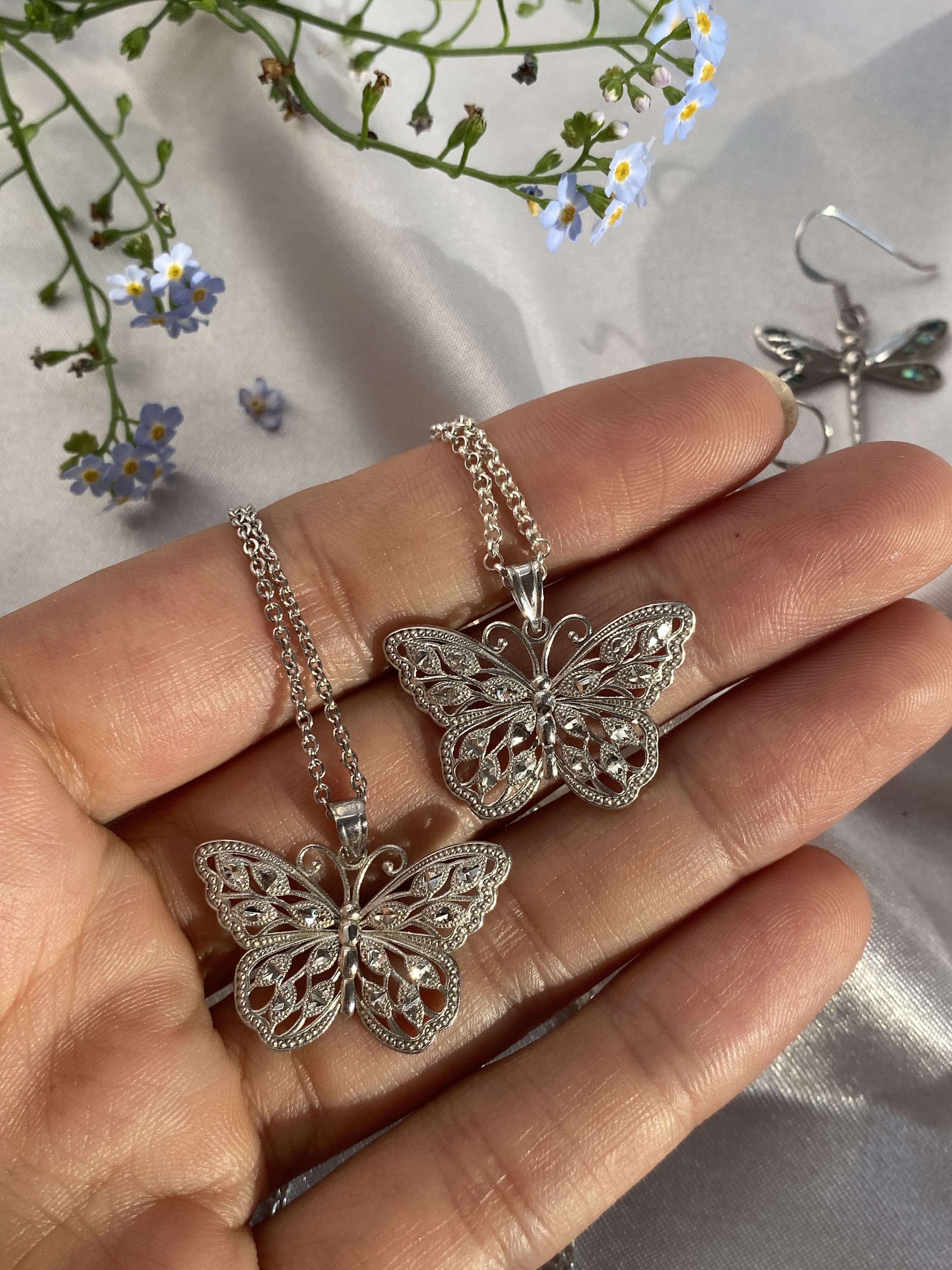 Butterfly Pendant Necklace - Zenee.in