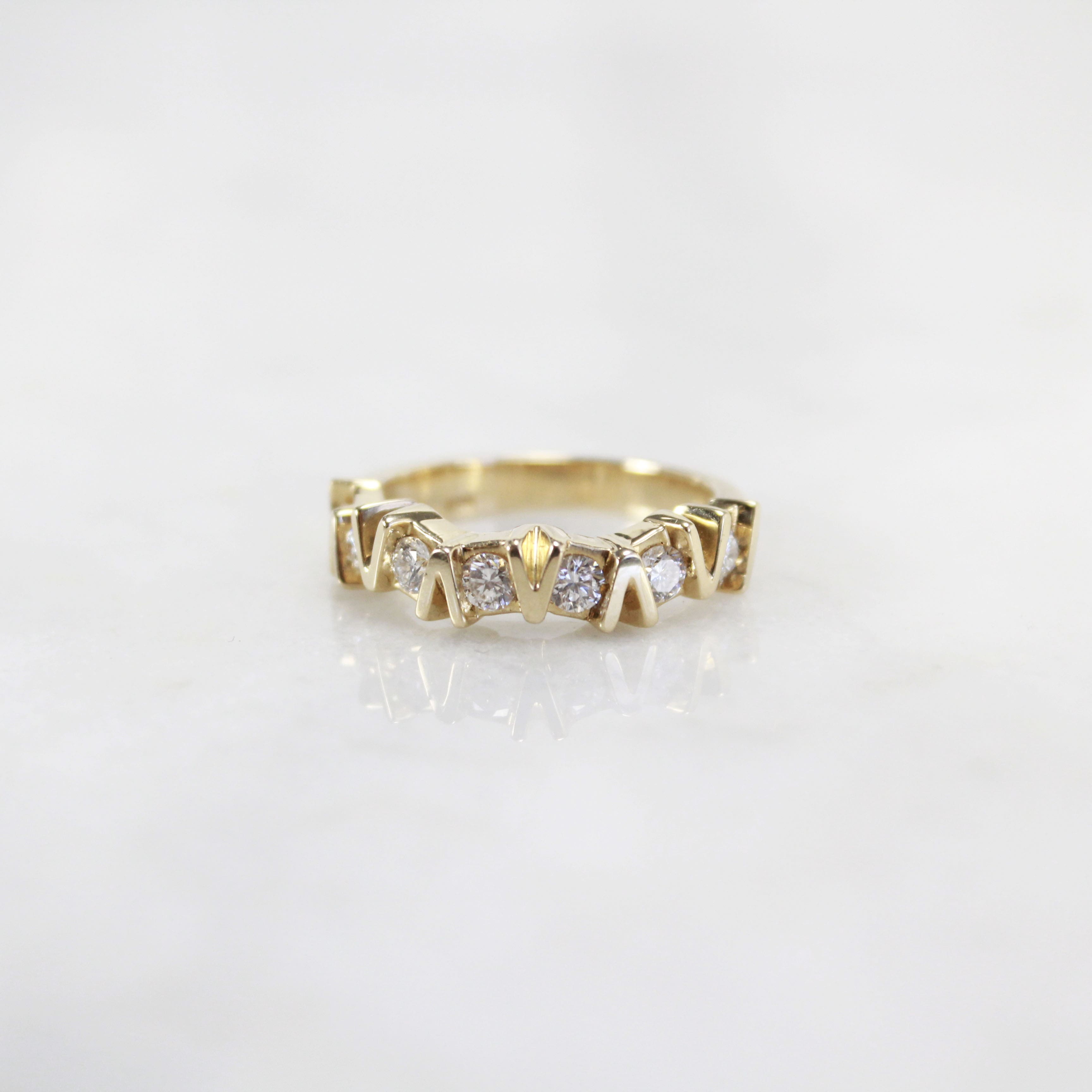 Isatarana Diamond Ring