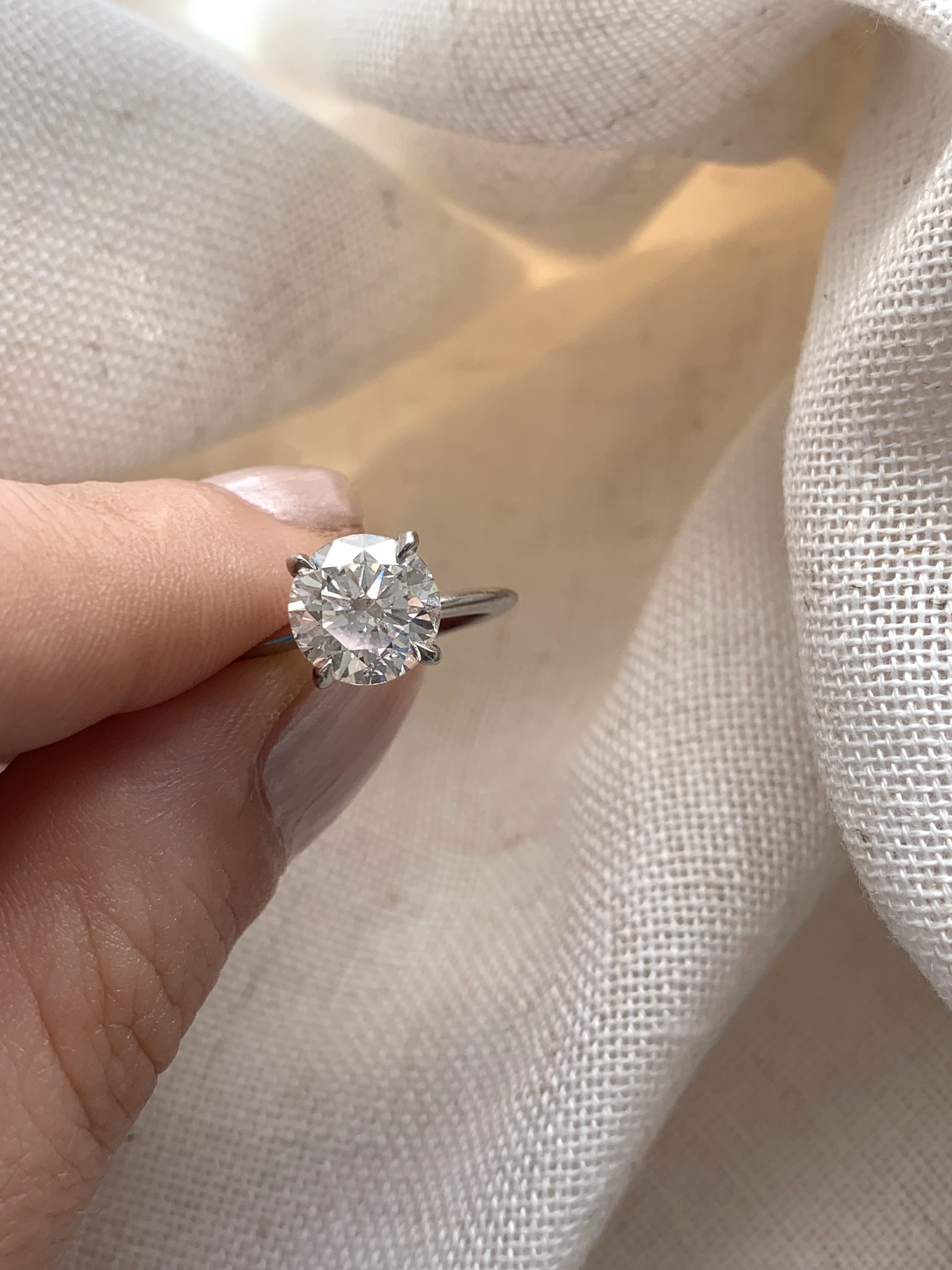 Custom Round Diamond Engagement Ring