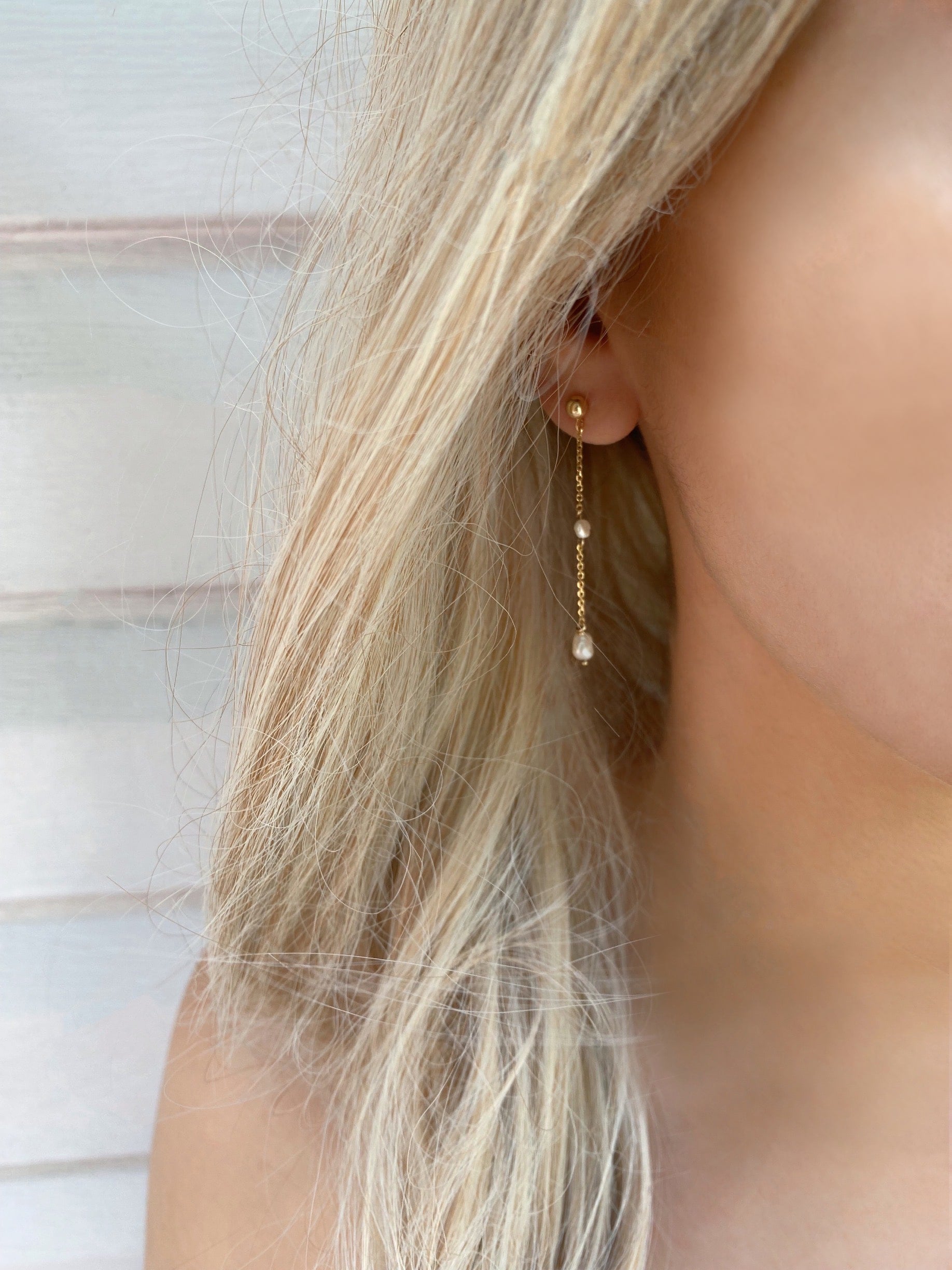 Sophisticated Dainty Pearl Drop Earring