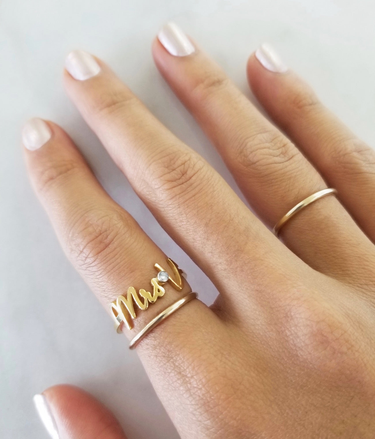 Kimiya Jewelers Script Name Ring/Mrs Wedding Band