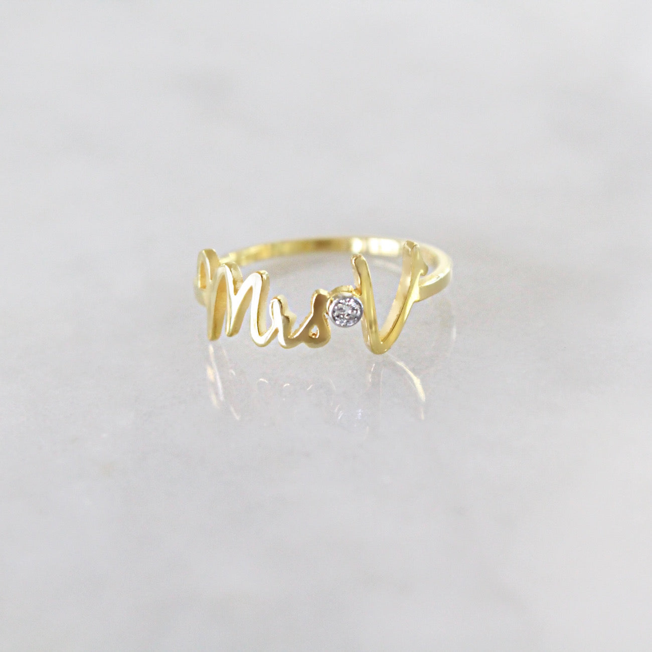 Kimiya Jewelers Script Name Ring/Mrs Wedding Band
