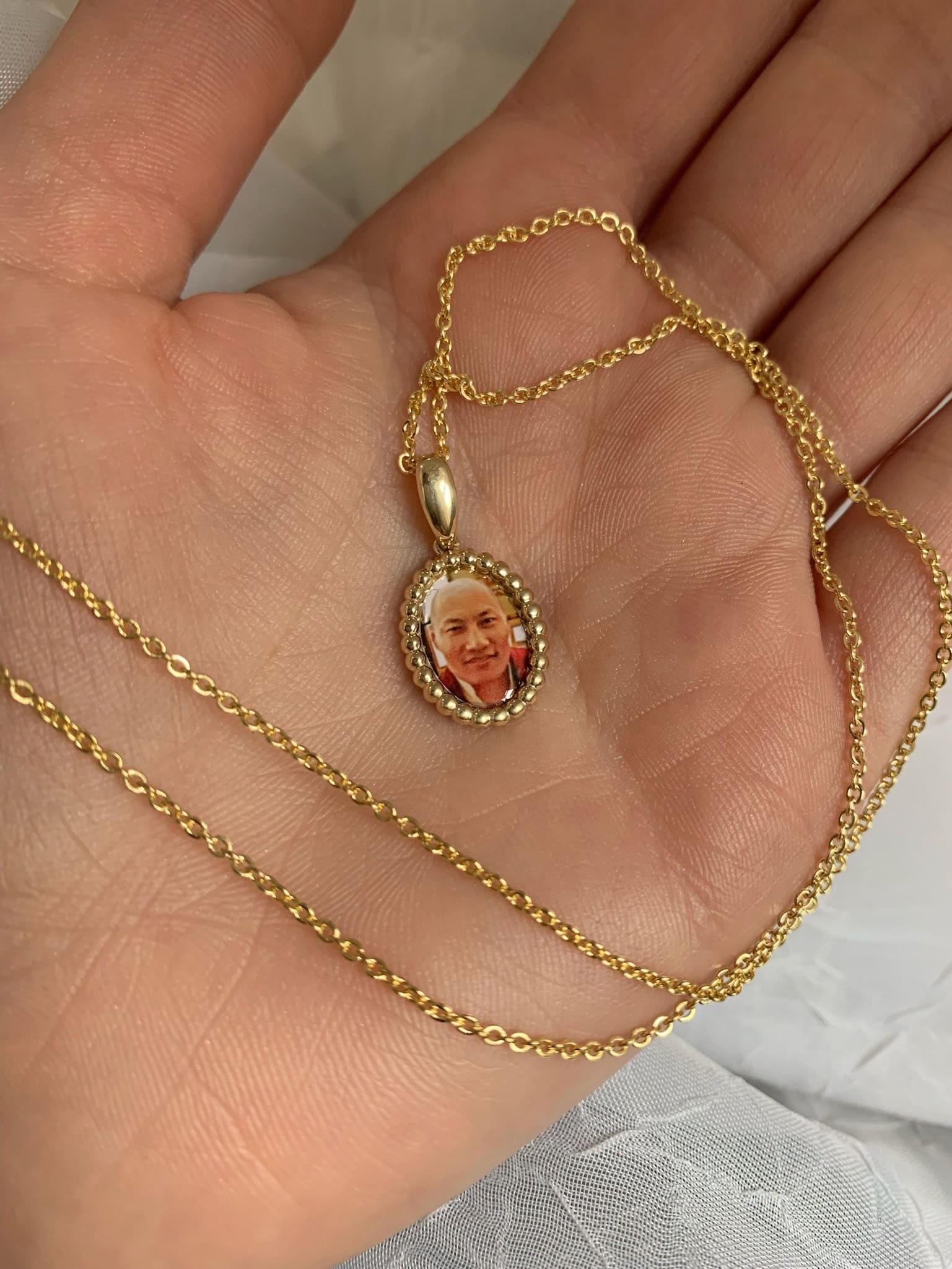 Oval 14k Gold Beaded Photo Pendant