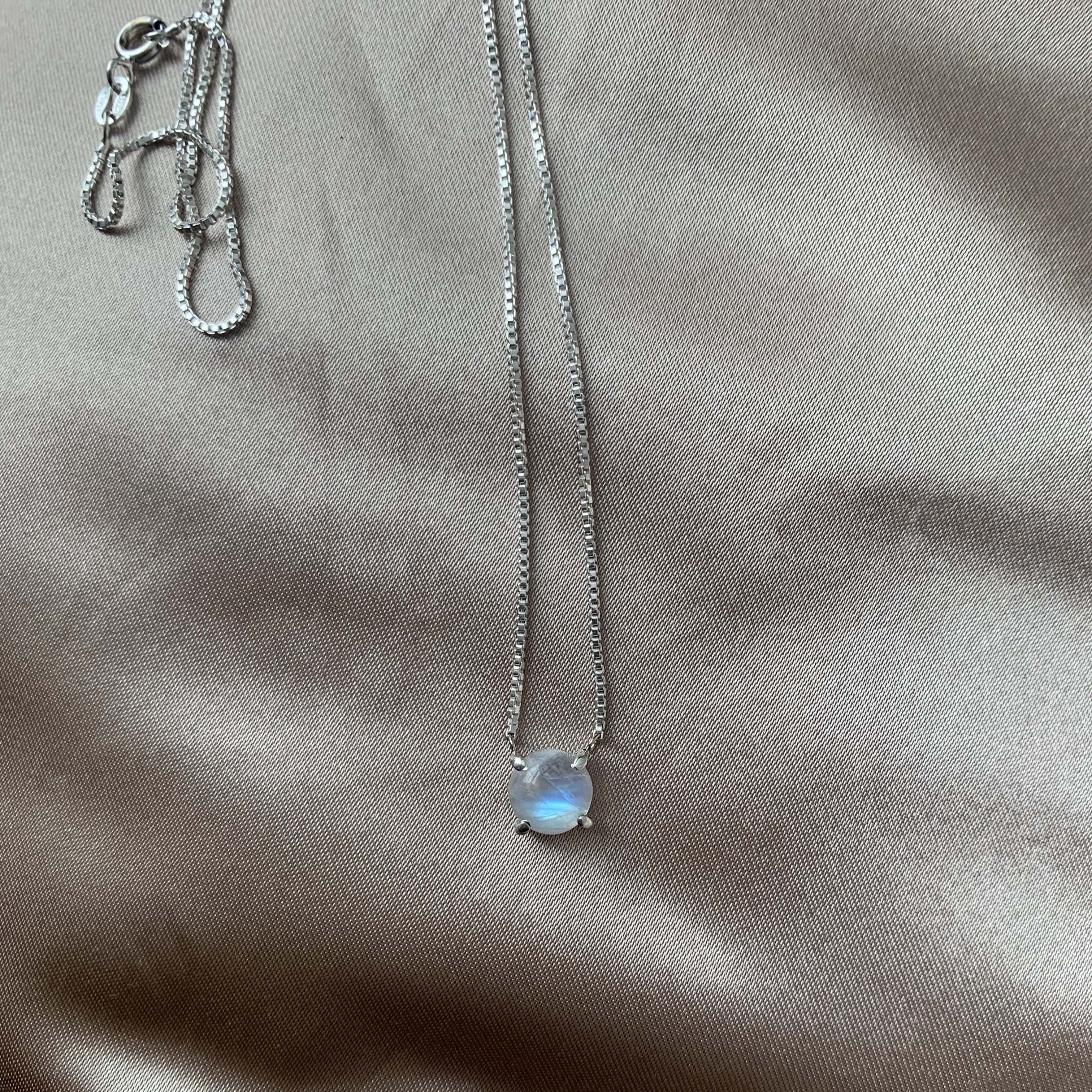 Solitaire Round Moonstone Necklace